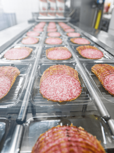 saucissons dans une ligne de conditionnement agroalimentaire ifs